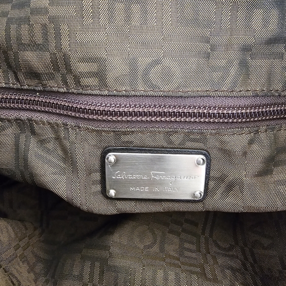 SALVATORE FERRAGAMO Leather Shoulder Bag - Picture 11 of 13